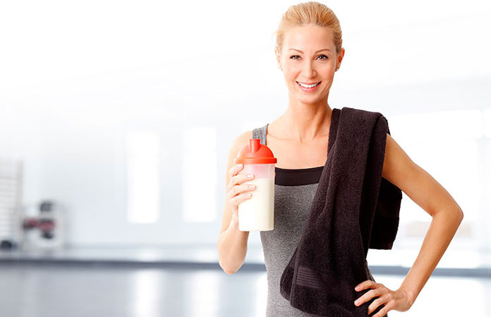 drinking-protein-water-woman-supplement
